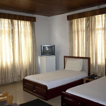 East Legon Guest Lodge Madina 外观 照片