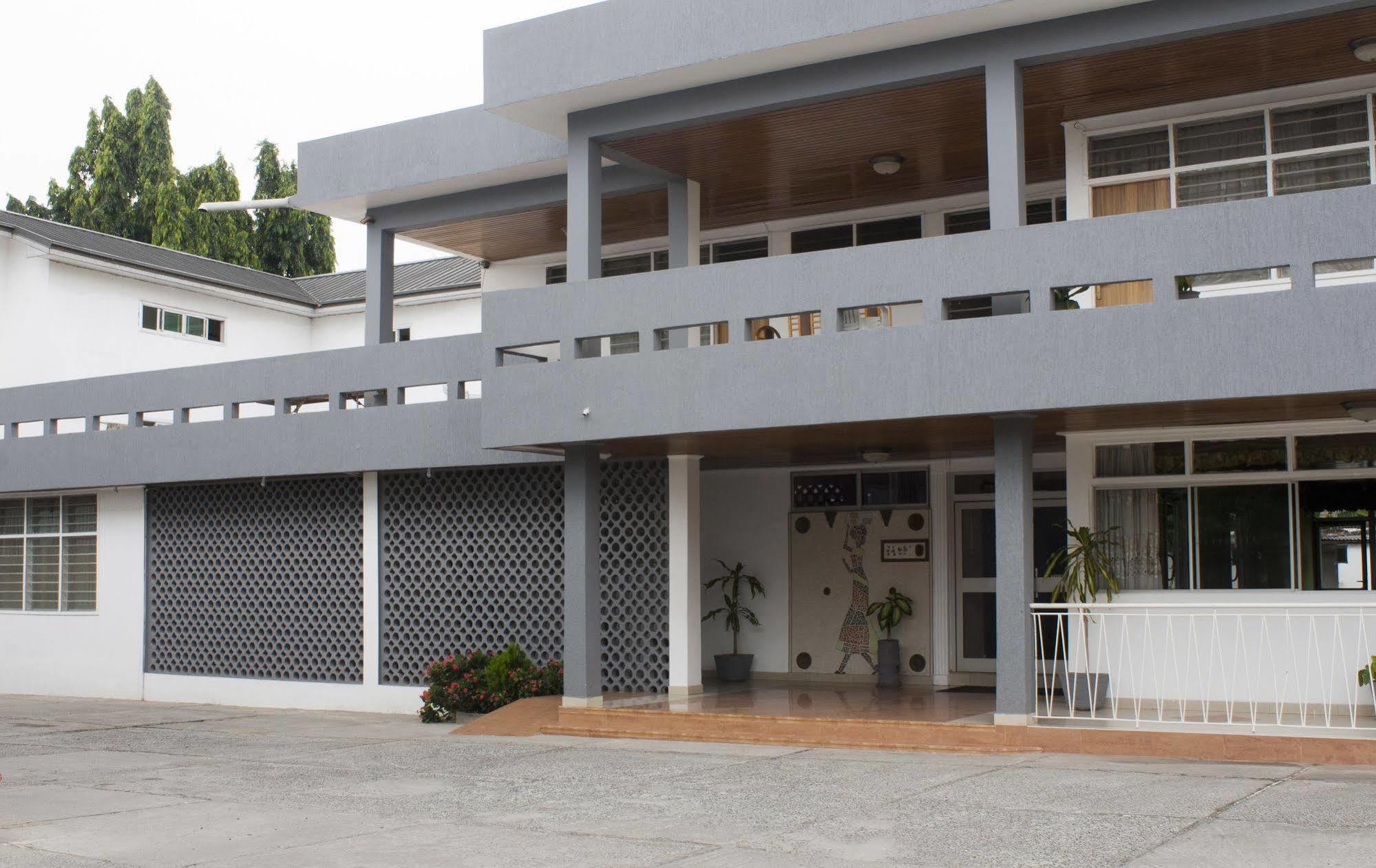 East Legon Guest Lodge Madina 外观 照片