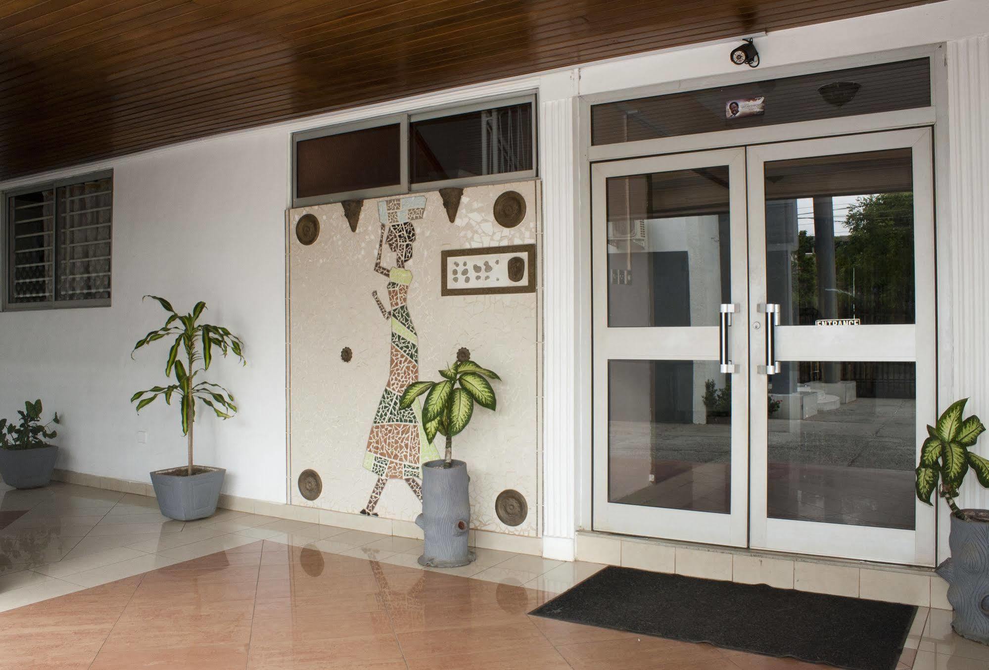 East Legon Guest Lodge Madina 外观 照片