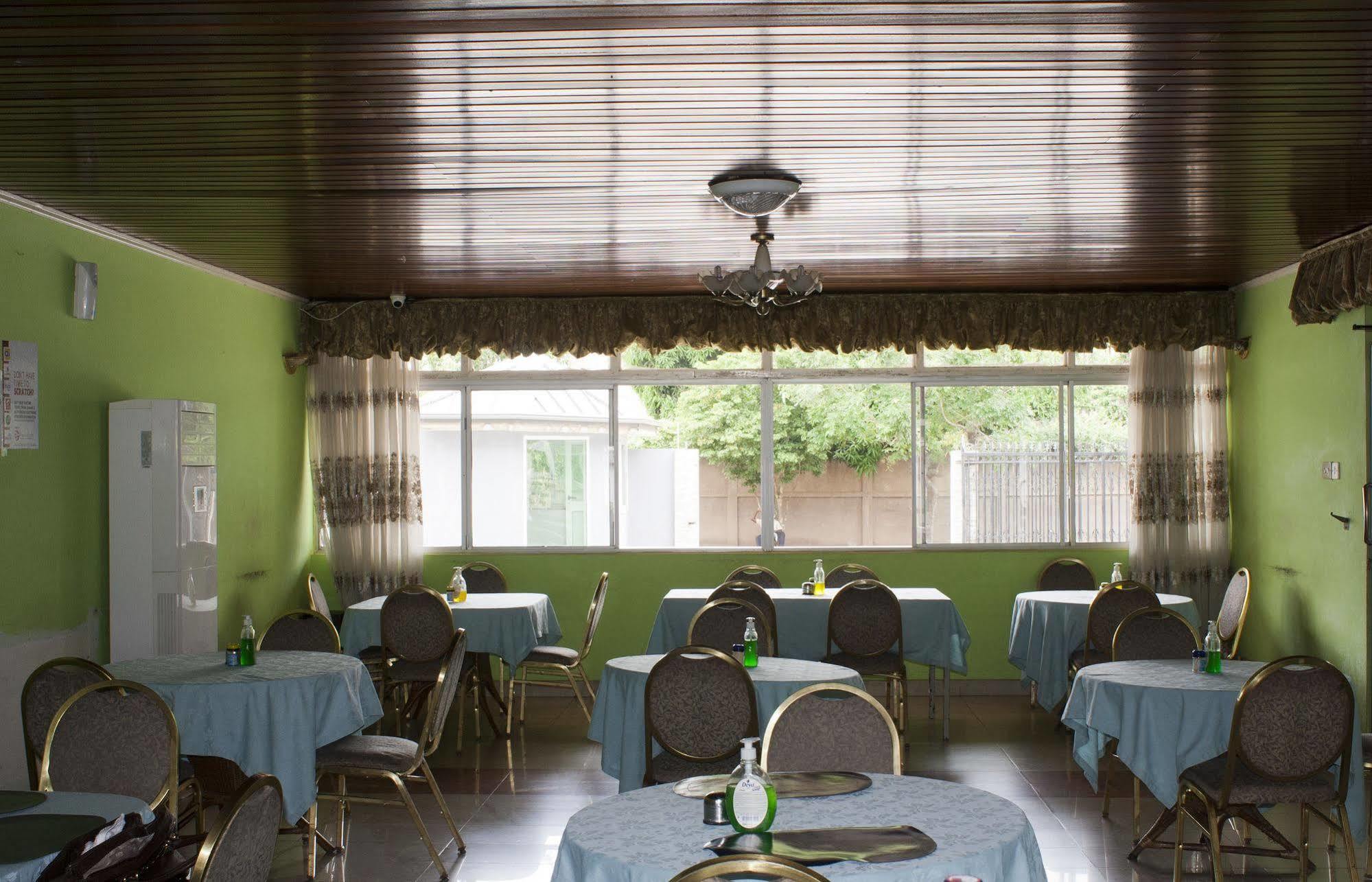East Legon Guest Lodge Madina 外观 照片